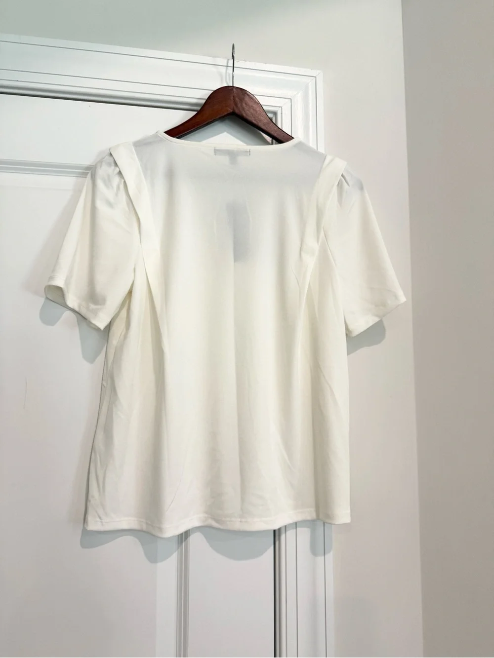 NWT Banana Republic Cream V-Neck Puff Sleeve Blouse